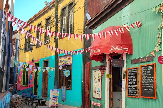 2 Hour Walking Tour in Valparaiso - Reina Victoria turns a steep climb into part of the fun