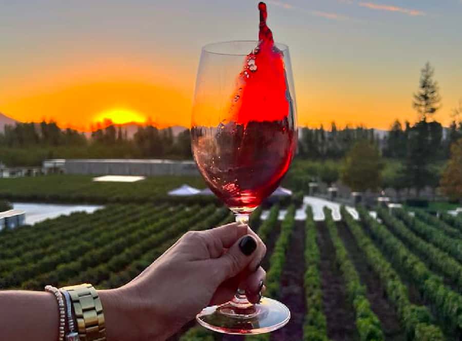 Alyan Family sunset winery - Sunset wine on the deck