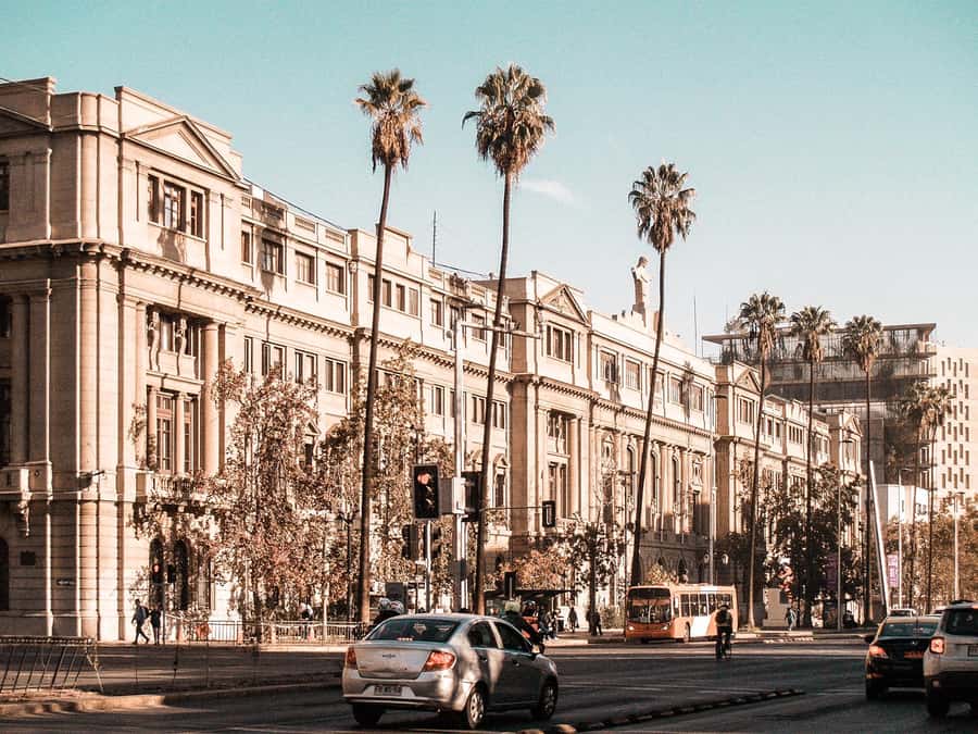 An Architect's Tour of Downtown Santiago - Why Santiago makes sense through architecture