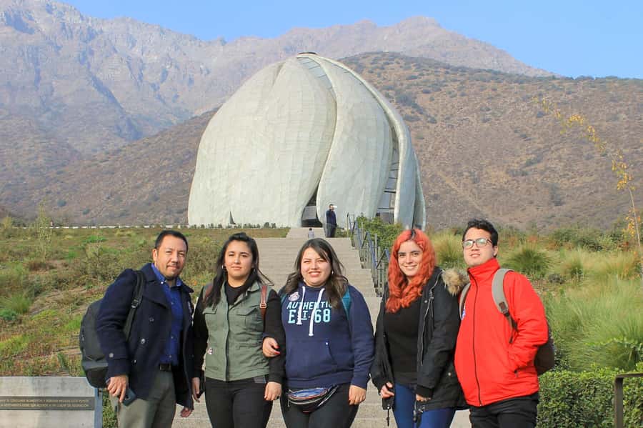 Bahá'i Temple and Cousiño Macul Vineyard - Wine tasting without making the day all about drinking