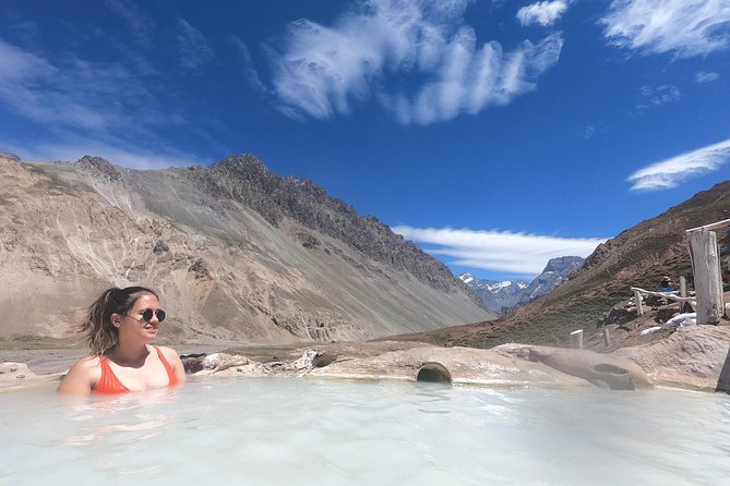 Cajón del Maipo + Termas de Colina - The road to the volcano and the first food stop
