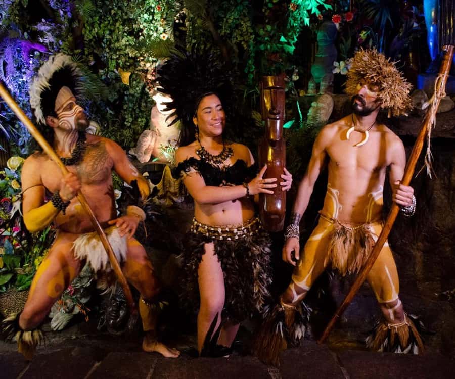 Dinner Show in Bali Hai with Wine refill and transportation - Dinner comes before the main stage program