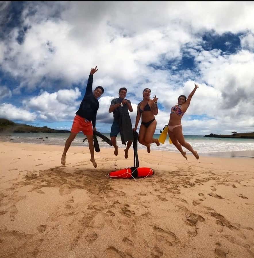 Easter island: Snorqueling tour on coral reefs - Swimming above Rapa Nui coral