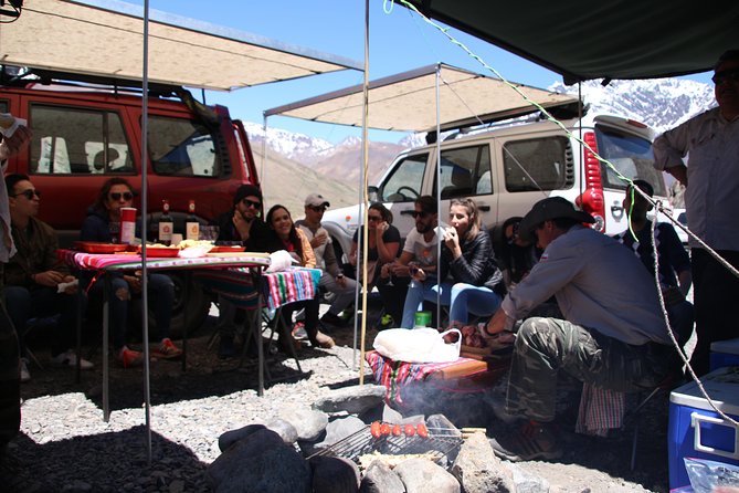 Embalse el Yeso and Termas del Plomo in semi-private 4x4 - Why the small group changes the day