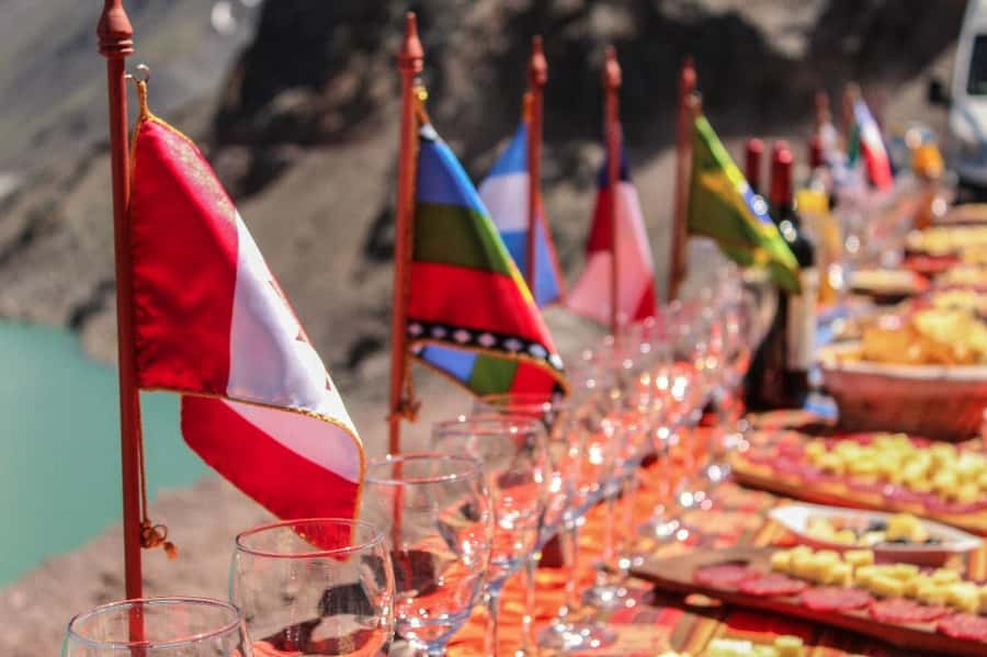 Embalse el Yeso + Termas de Colina with picnic - Full day - Leaving Santiago for Cajón del Maipo