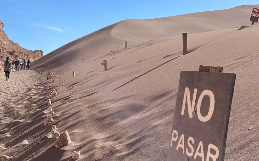 Explore Moon Valley with Sunset, Snacks and Refreshments - Prepare for sun, cold, and dry ground