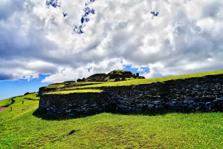 From Hanga Roa: Easter Island Highlights 2-Day Tour - Day one: moai along the southern coast