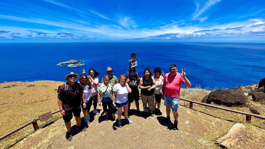 From Hanga Roa: Easter Island Highlights 2-Day Tour - Guides, languages, and group size