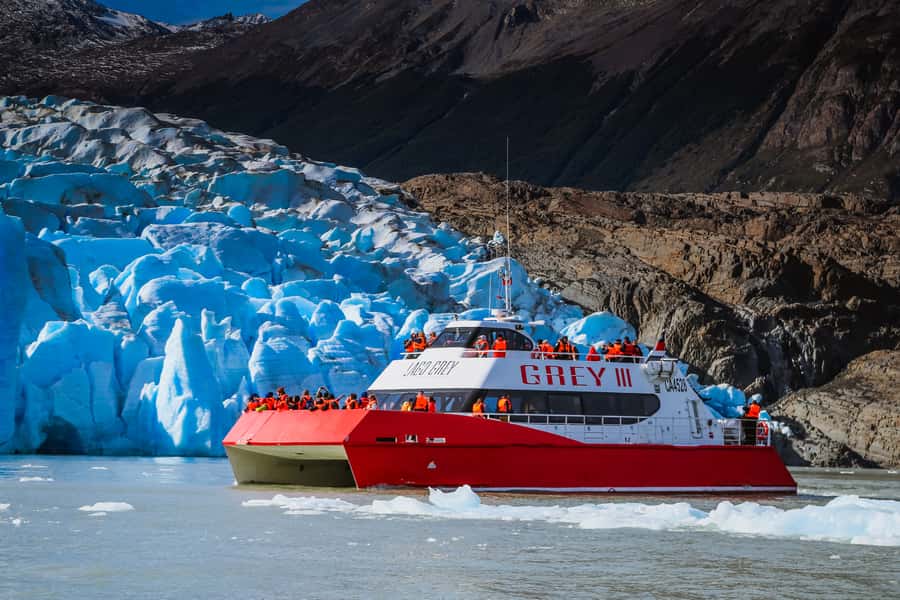 From Puerto Natales: Grey Glacier Tour - The long road from Puerto Natales to Grey Lake