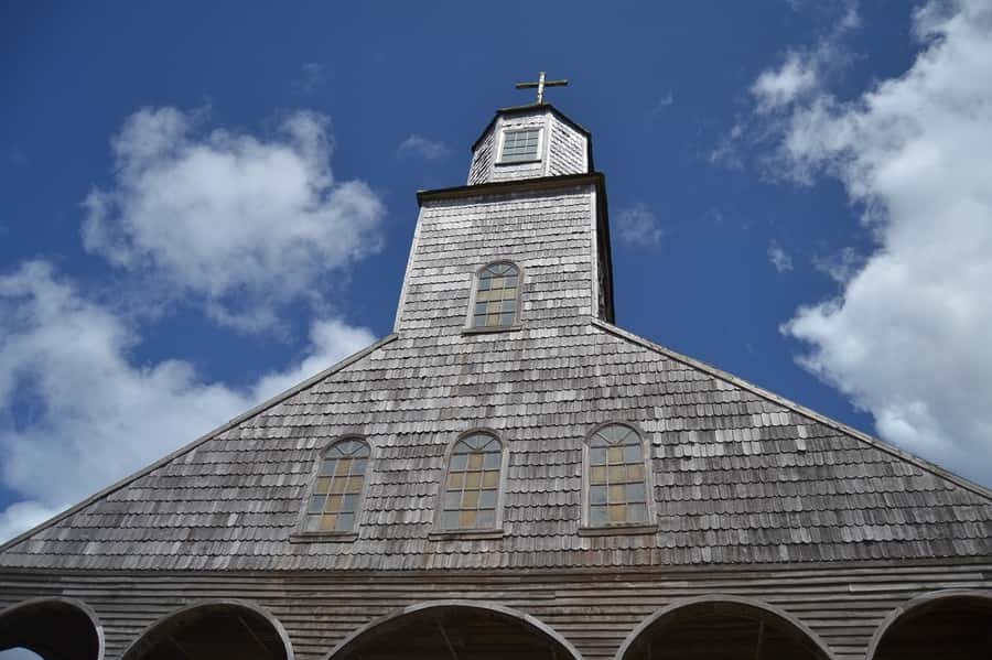 From Puerto Varas: Chiloe Island Full-day Tour - Ancud combines history, crafts, and a town square