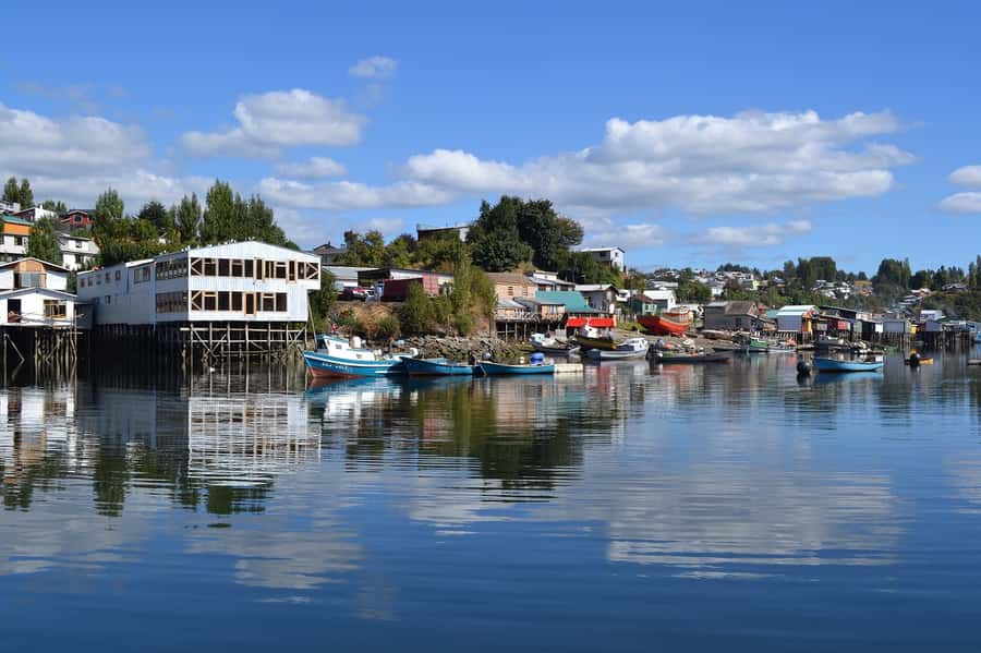 From Puerto Varas: Chiloe Island Full-day Tour - Dalcahue and the island craft tradition