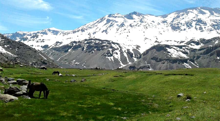 From Santiago: Cajón del Maipo and Volcán San José Hike 8K - The early pickup and two-hour ride from Santiago