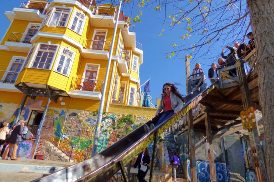 From Santiago: Vineyard, Valparaíso, and Viña del Mar Tour - A long day linking three very different places