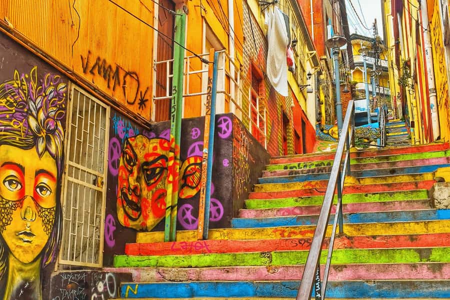 Full Colors: Valparaíso and Viña del Mar - Key points at a glance