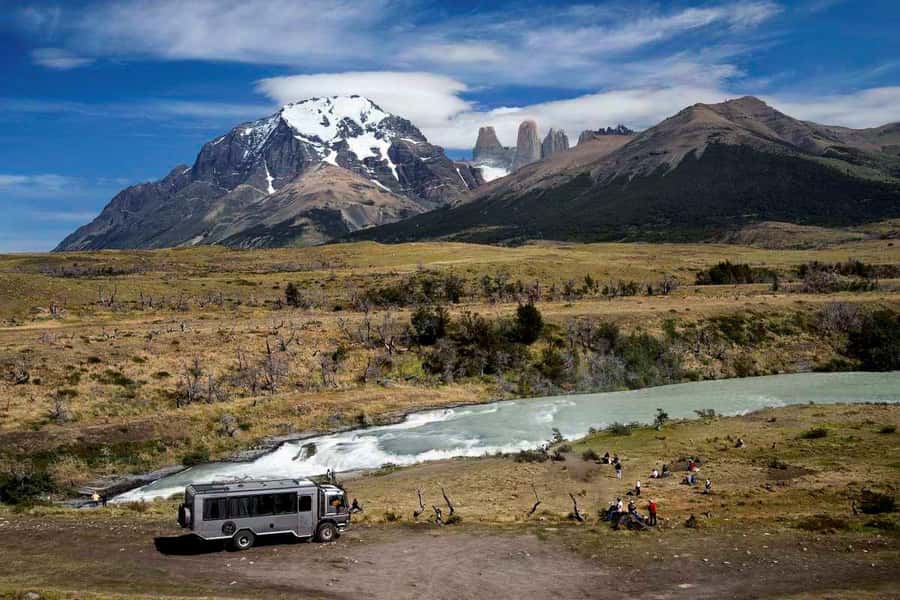 Full-day excursion to Torres del Paine National Park - The early departure and the road to Chile