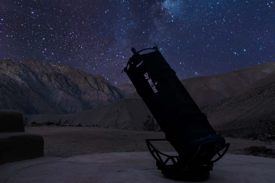 Pisco Elqui: Mountaintop Stargazing and Night Portrait - The clay auditorium and the first look at the sky