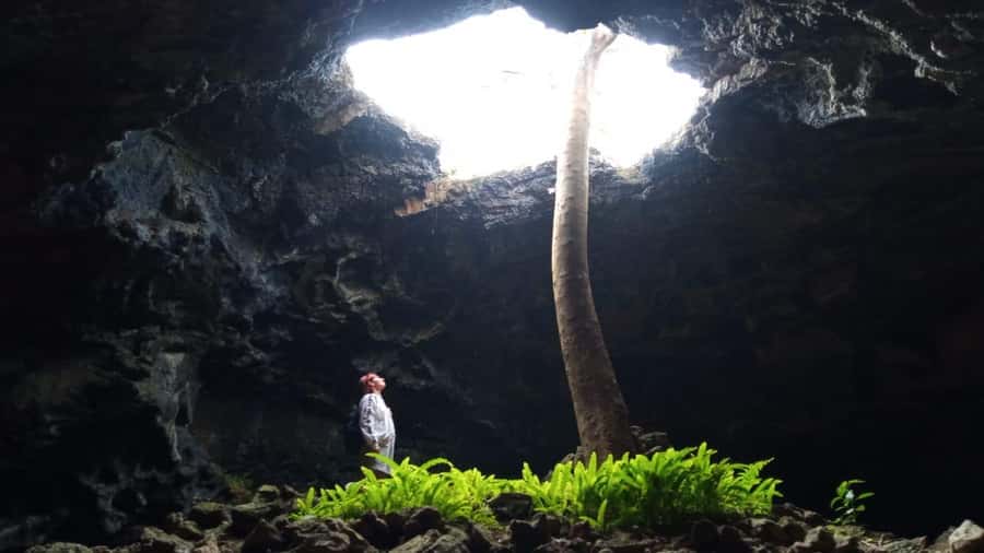 Private Tour: The Underground World of Rapa Nui Caves - Ana Kakenga and the first taste of lava tubes