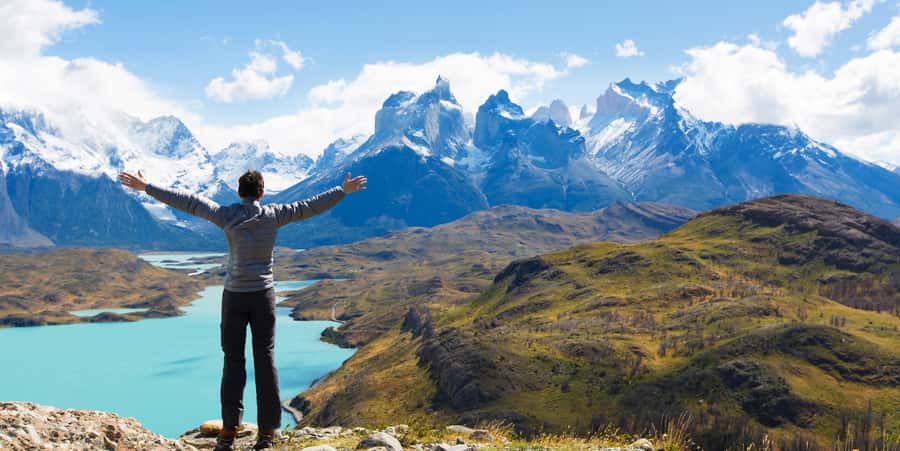 Puerto Natales: Full Day Torres del Paine + Milodon Cave - Nordenskjöld Lake and the first big mountain views