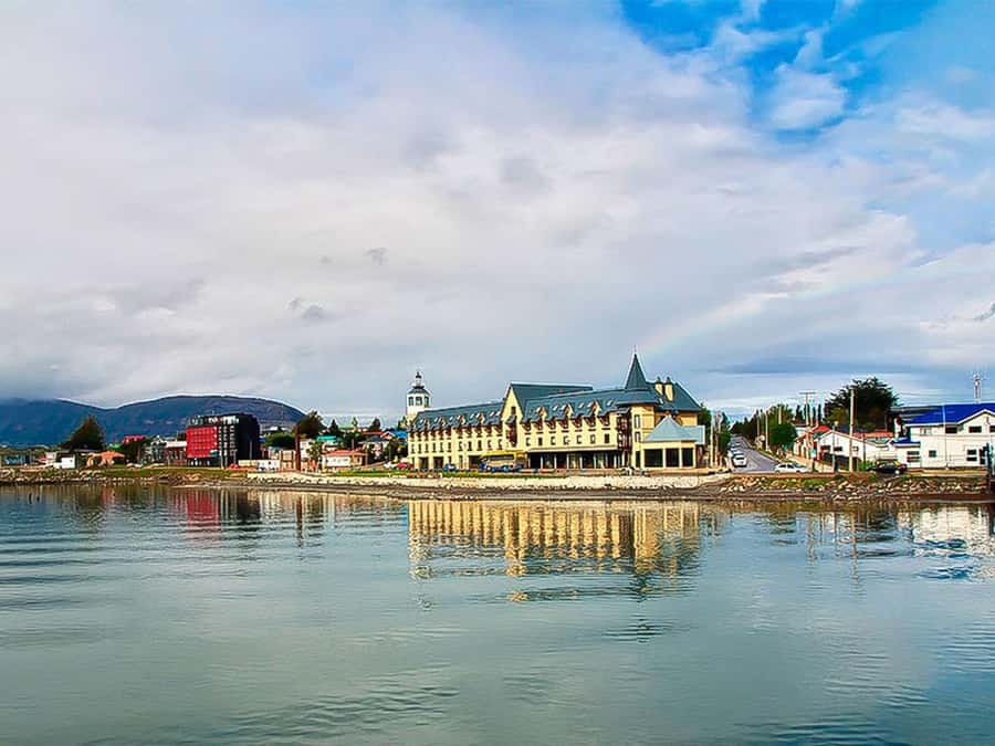 Puerto Natales: Full-Day Torres del Paine Tour - Laguna Amarga and the first view of the Torres
