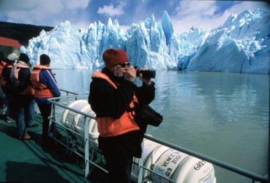 Puerto Natales: Grey Glacier Navigation w/ Transport - The two-hour road from Puerto Natales