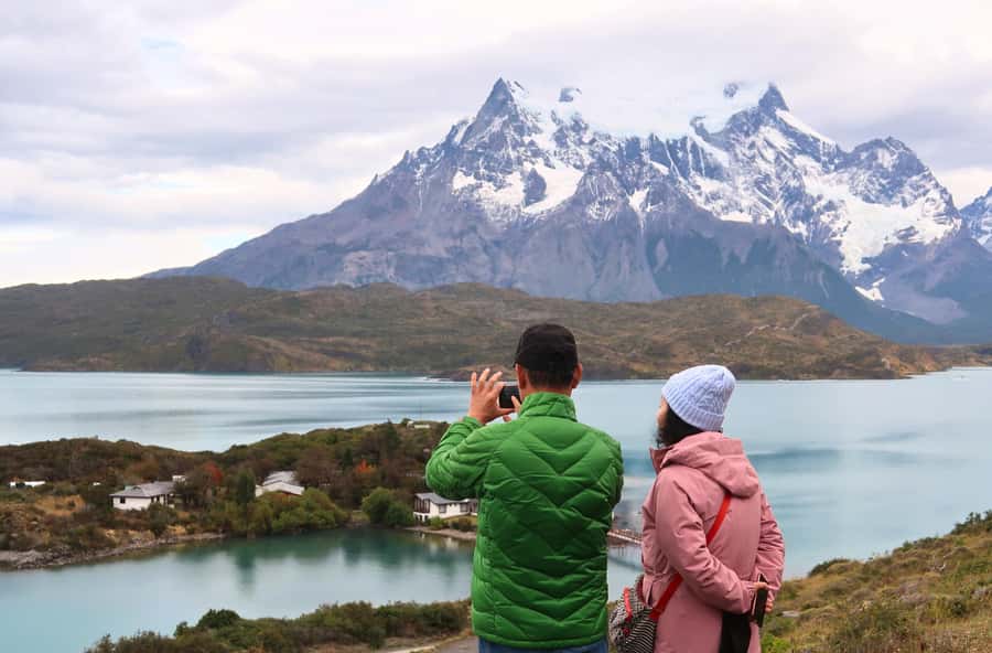 Puerto Natales: Private Full Day Torres + Milodon Cave - Lago Sarmiento and the first view of the park