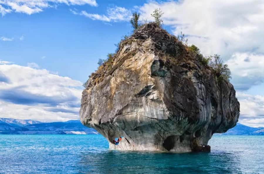 Puerto Tranquilo: Marble Caves Boat Tour - Reading the marble caves correctly