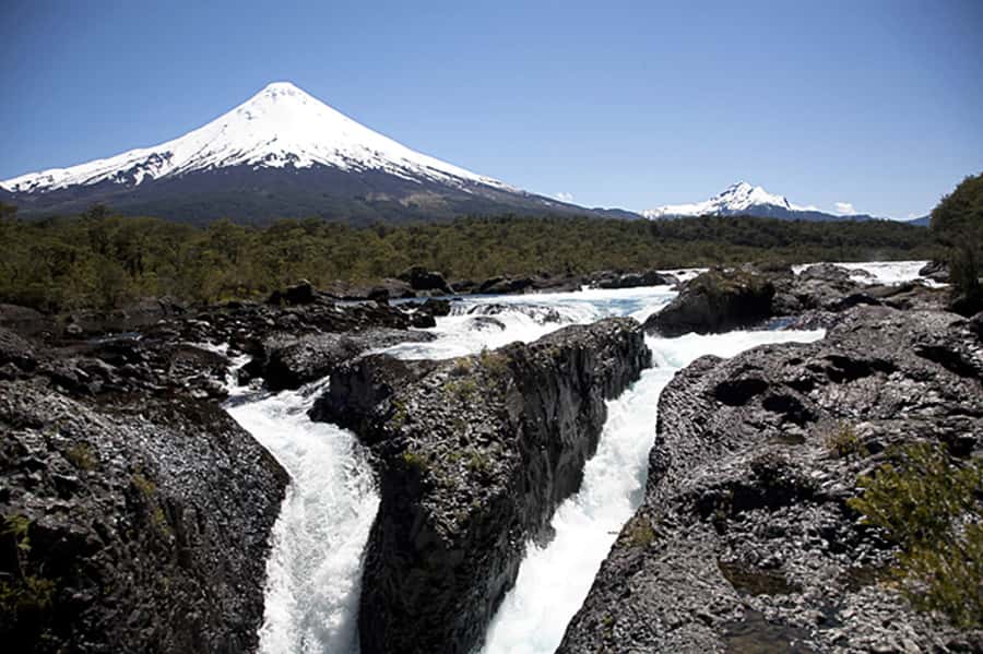 Puerto Varas: Osorno Volcano Day Trip by Air-conditioned Van - Choosing Between the Spring and Glacier Stations