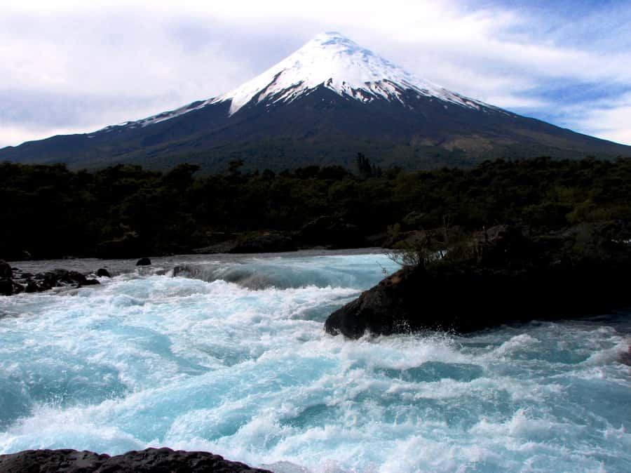 Puerto Varas: Osorno Volcano, Petrohue Falls Full-day Trip - Who will enjoy this most