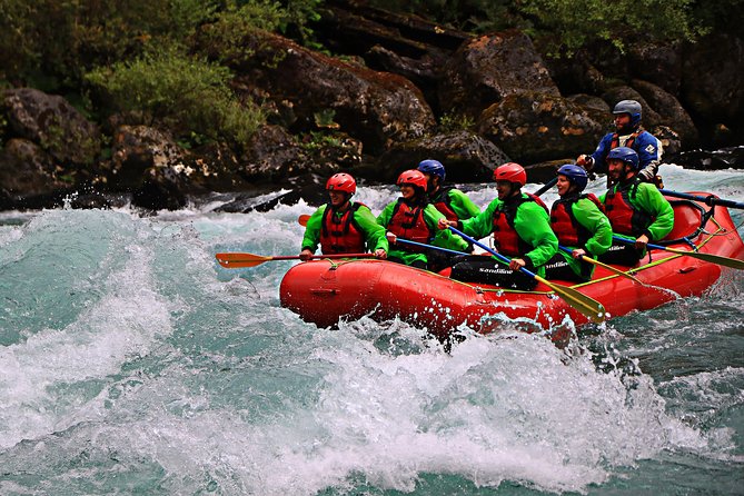 Rafting Puente a Macal - Futaleufu River - Puente a Puente keeps the paddling constant