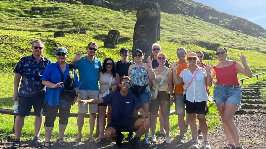 Rapa Nui: 3 Excursions with Hotel Transfers - Transport, guide style, and practical comfort