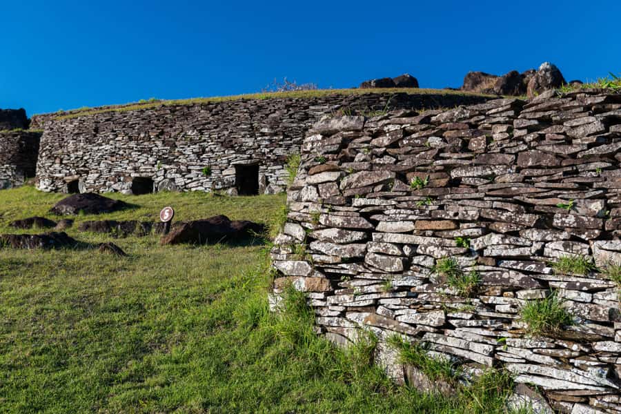 Rapa Nui Highlights Program: 3 incredible tours to discover! - Ahu Akivi, Puna Pau, and the island’s sky markers