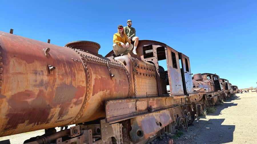 San Pedro de Atacama: 3 D. Tour Uyuni and Back to San Pedro - Day 3: The train cemetery, Lake Catal, and the road back