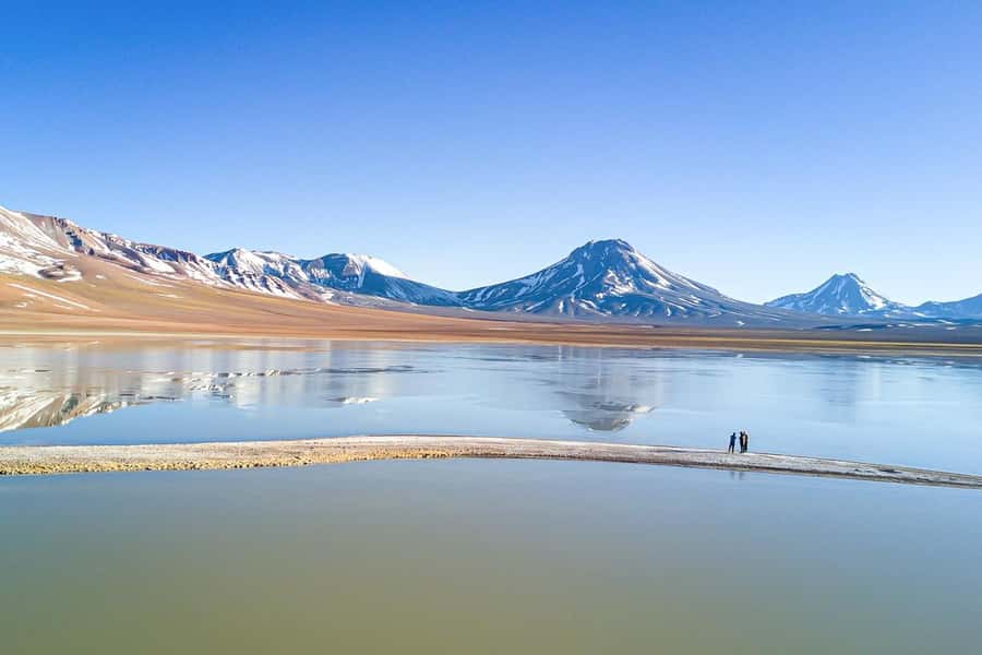 San Pedro de Atacama: Láscar Volcano Summit Hiking Day Trip - Breakfast beside a blue altiplanic lagoon