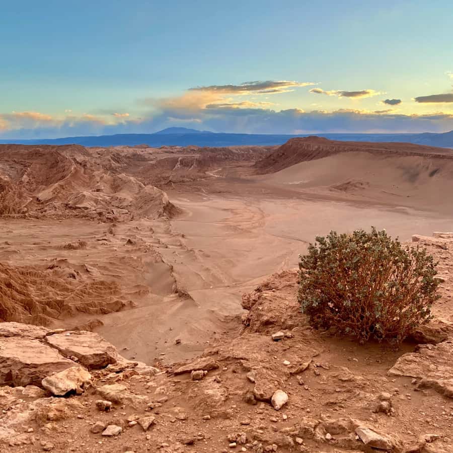 San Pedro de Atacama Tour Guiado Valle de la Luna & Cocktail - Sunset over the Salt Mountain Range