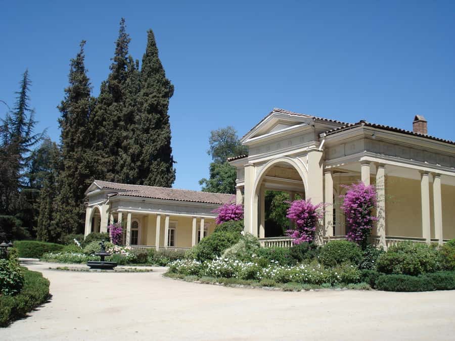 Santiago: Concha y Toro and Undurraga Vineyards Tour - Who will enjoy this wine day most