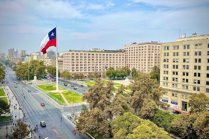 Santiago de Chile Private Walking Tour-5 Hours with Hotel Pick-up - A five-hour introduction to Santiago on foot