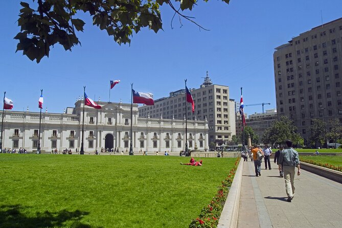Santiago de Chile Private Walking Tour-5 Hours with Hotel Pick-up - La Moneda and the political center