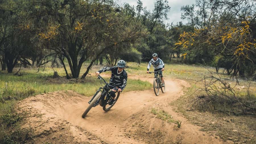 Santiago: E- Mountain Bike Rental to ride in a bike park - Key points at a glance