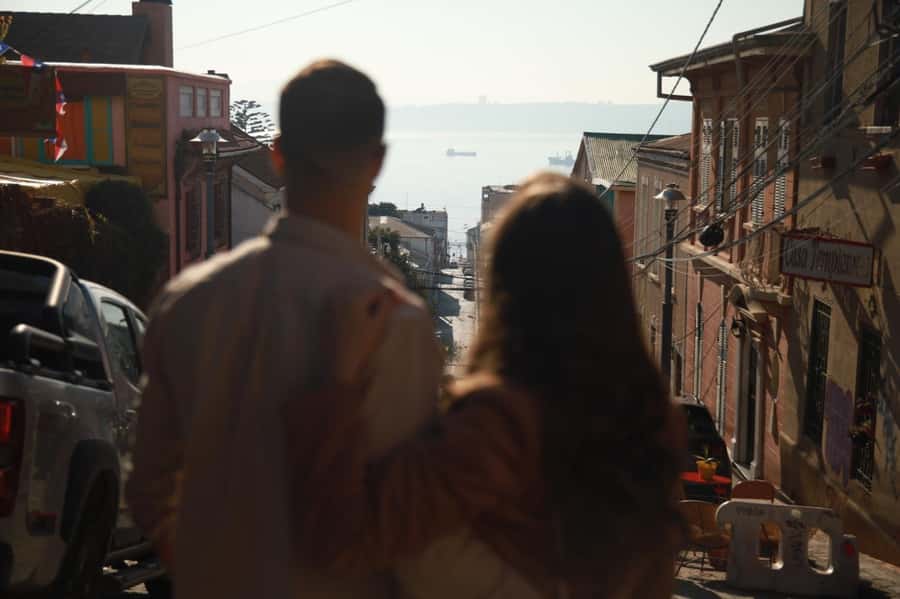 Santiago: Full day excursion in Viña del Mar and Valparaíso - Plaza Sotomayor and a little breathing room