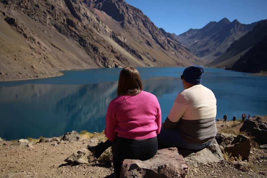 Santiago: Full day tour in Portillo and Laguna del Inca - Cuesta Caracoles turns the road into part of the experience