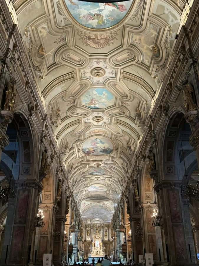 Santiago: Guided City Tour through the historic center of Santiago - Plaza de Armas, the center of the center