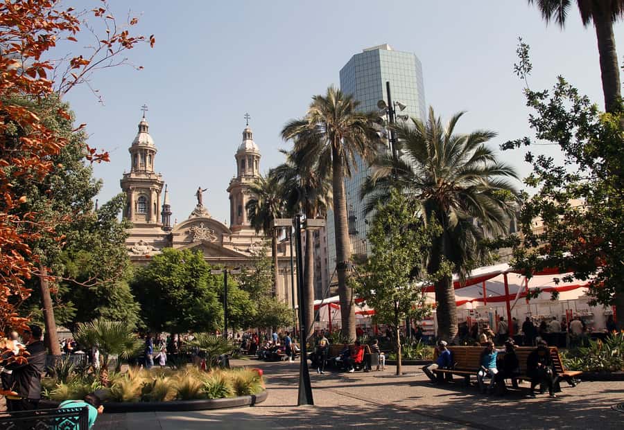 Santiago: Guided Full-Day Walking Tour with a Chilean Lunch - Central Market, three dishes, and a glass of wine