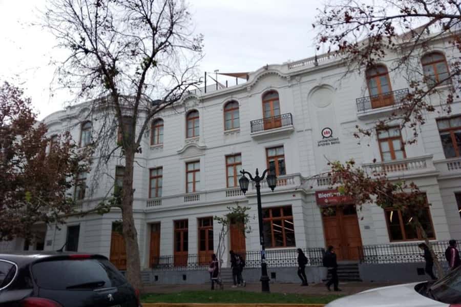 Santiago: Guided Walking Tour of the Historical Old Town - Who should book this walking tour?