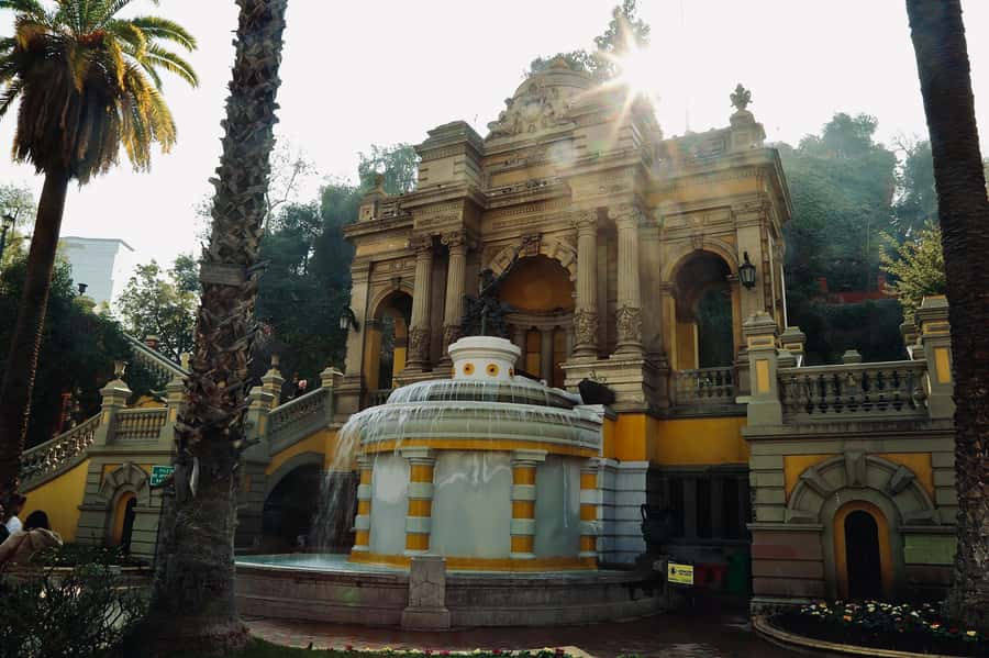 Santiago Half-Day Walking Tour with Hotel Pick up & Brunch - Markets, Completo, and the city’s everyday flavor