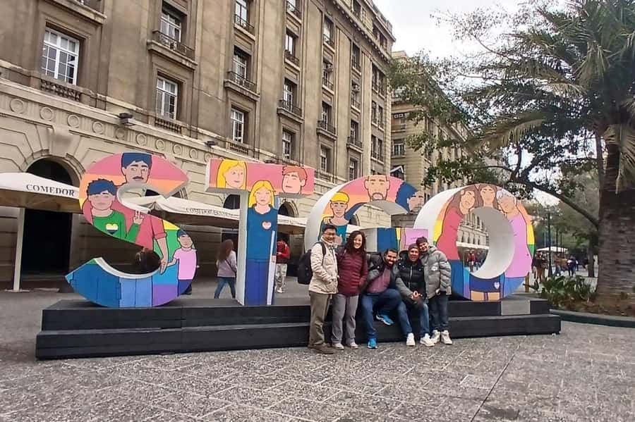 Santiago Half-Day Walking Tour with Hotel Pick up & Brunch - La Moneda and Chilean politics