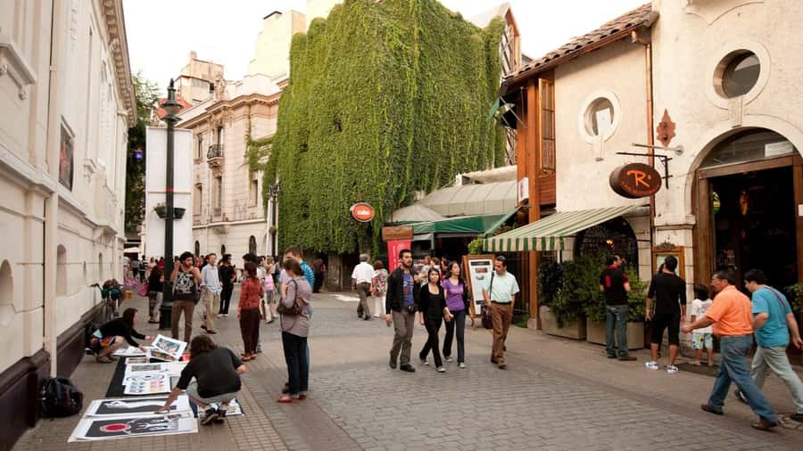 Santiago: Highlights Private City Tour - Guides, languages, and the personal touch
