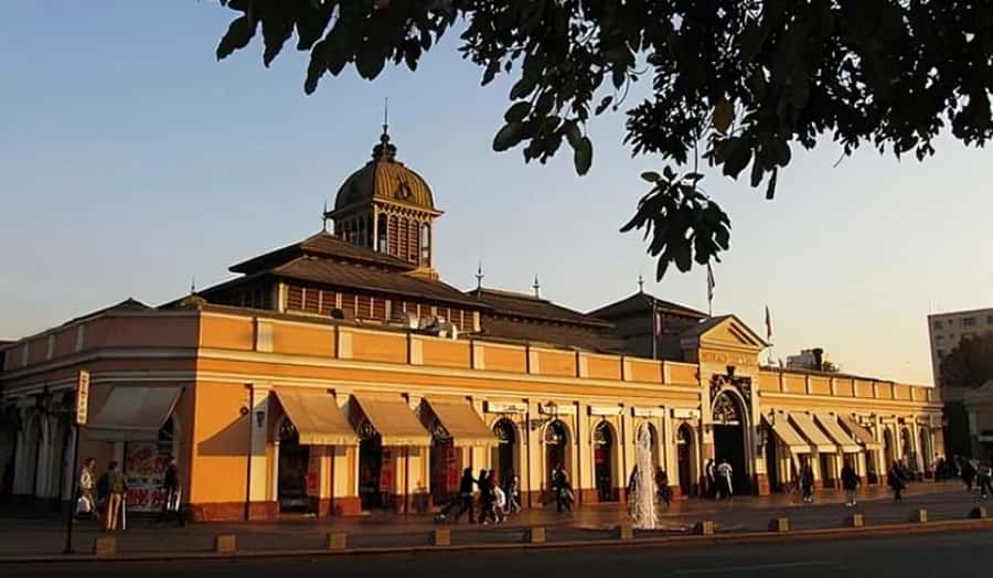 Santiago : Must-See Sites Walking Tour With A Guide - A fast route through Santiago’s historic center