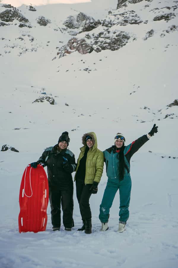 Santiago: Panoramic Snow Tour in Farellones Region. - Renting snowwear before the climb