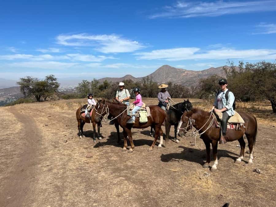 Santiago: Private Andes Foothills Horseback Riding. Half day - Meeting arrieros and seeing a working Chilean tradition