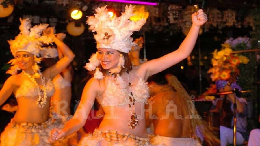 Santiago: Private Dinner & Chilean Folk Show with Transfers - The Rapa Nui ballet section